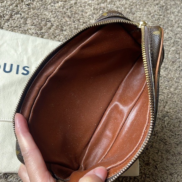 Louis Vuitton Marly Dragonne Monogram Wristlet - Picture 12 of 14